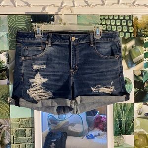 American Eagle Jean Shorts, Ne(x)t level stretch;distressed design, size 16
